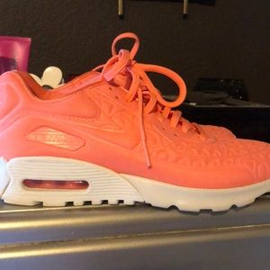 Women’s nikes AirMac